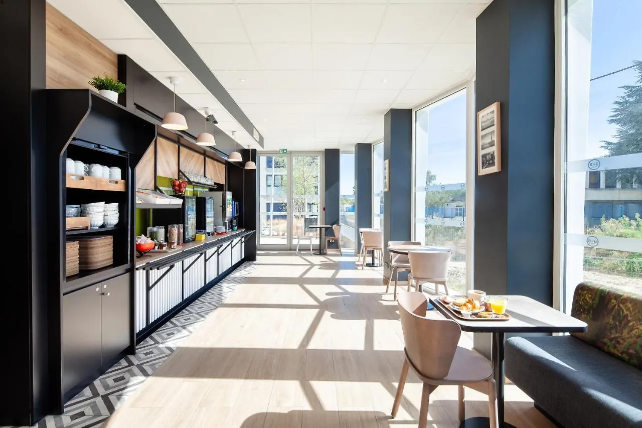 B&B Hotel Massy Gare Tgv 3*, Massy (Essonne) Francie