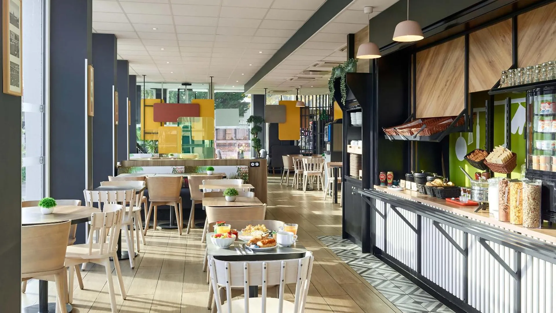 B&B Hotel Massy Gare Tgv  Massy (Essonne)