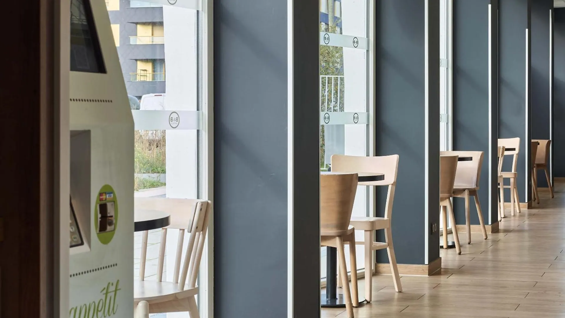 ***  B&B Hotel Massy Gare Tgv Francie